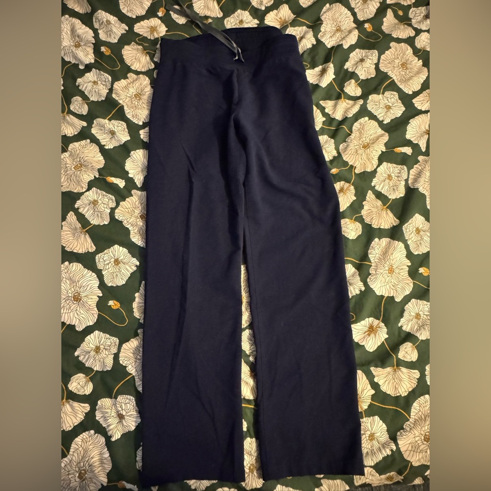 FIGS scrub top and bottom (navy, small)